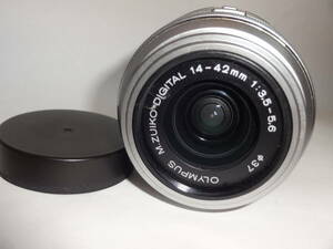 【ジャンク品】OLYMPUS 標準ズームレンズ M.ZUIKO DIGITAL 14-42mm F3.5-5.6 II R シルバー ABHA28124【送料無料】