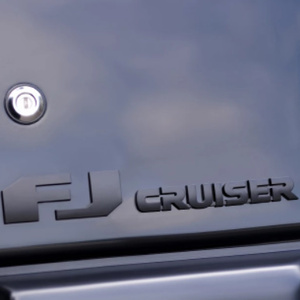 【FJクルーザー】3Dロゴステッカー1個 トヨタ デカール 外装アクセサリー ボディ シール おすすめ カスタマイズ マットブラック
