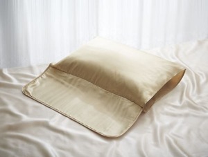 【即納】シルクシャイニーピローパッド コジット シャンパンゴールド シルク100％ 枕カバー 寝ている間 摩擦ケア ロングパッド付