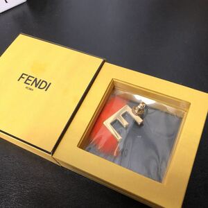 美品 FENDI フェンディ ファー E チャーム ネックレストップ