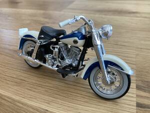 1/18 Maisto ハーレー 1958 FLH Duo Glide Harley Davidson パンヘッド　模型　フィギア