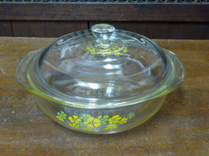 昭和レトロ　PYREX IWAKI 耐熱 ガラス 容器 蓋つき 花柄 フラワー パイレックス 岩城 両手鍋 2A-10 キッチン インテリア ディスプレイ