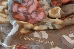 【Gianni Accardi】スカーフ　108×112