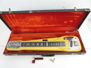 A004-N36-1725 FENDER フェンダー 6弦 スチールギター 足付 アンプ音出し確認済 ハードケース付 現状品①