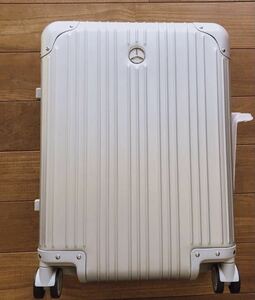 新品未使用★メルセデスベンツ アルミ　スーツケース32★AMG キャリーケース ★リモワ rimowa 好きな人にオススメ