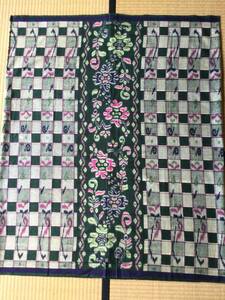 インドネシアの民族衣装　バティックサロン　巻きスカート