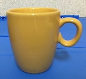 送料込み　黄色い陶器Yellow　カラフルマグカップ　イエロー約W69×D69×H85mm　値引き交渉してください