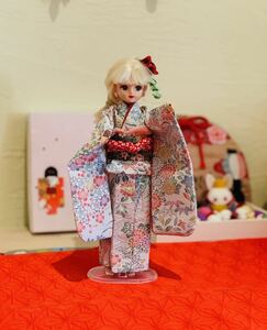 ドールお着物＊リカちゃん＊22cmドール＊つまみ細工・赤＊ハンドメイド＊ayahagi♪