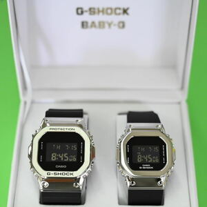 特価★カシオ G-SHOCK メンズ GM-5600U-1JF レディース GM-S5600U-1JF ペアウォッチ シルバー メタルフェイス デジタル 20気圧防水 腕時計