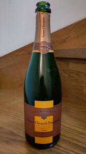 空瓶　 ヴーヴクリコ　2004年ヴィンテージ　シャンパンロゼ