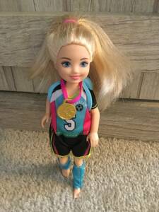 2019 Mattel Barbie CHELSEA Soccer #GHK37 Chelsea Barbie Doll Dressed Backpack 海外 即決