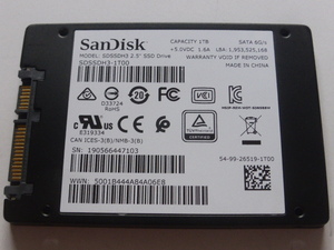 SanDisk Ultra 3D SSD SATA 2.5inch 1000GB(1TB) 電源投入回数126回 使用時間33427時間 正常99%判定 本体のみ 中古品です SDSSDH3-1T00