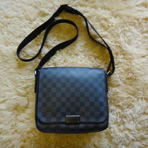 ルイ・ヴィトン LOUIS VUITTON ディストリクト PM ダミエ グラフィット 中古