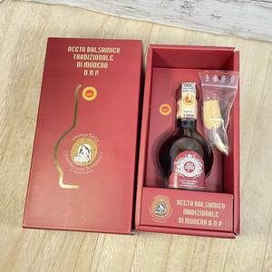 ACETO BALSAMICO TRADIZIONALE DI MODENA D.O.P イタリア モデナ産 バルサミコ酢です。