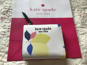 セール　Kate spade WLRU6145 ケイトスペード　スモールジップミニ財布　新品　未使用