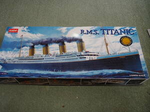 保管品ACADEMY1/400 RMS TITANICタイタニック　ジャンク取説なし部品どり