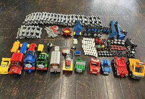 LEGO レゴ パーツ 車 機関車トーマス ボブとはたらくブーブーズ 緊急車両 タイヤ レール 柵 クレーン車 デュプロ 列車 まとめ 大量 玩具