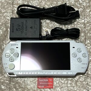 〈美品・FW5.70・動作確認済み・最終型〉PSP-3000 本体 パールホワイト＋充電器＋メモリースティック 4GB PlayStation Portable 薄型