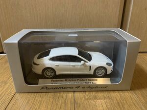 【新品未使用品】ポルシェ Porsche パナメーラ4 e-hybrid 1:43 淡路島2017