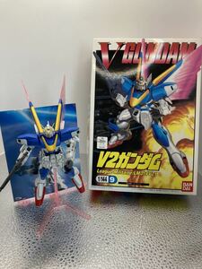 バンダイ　旧キット　V2ガンダム　1/144 塗装済完成品