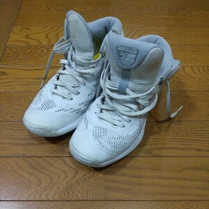 バスケットボールシューズ バッシュ asics 25.5cm アシックス