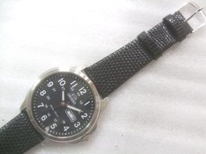 デッドストック未使用レトロビックサイズ（44ミリX47ミリ）オリエントクオーツ腕時計動品　S433