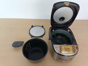 ☆【EM608】ZOJIRUSHI　象印　NW-ＨＦ10 　2018年製　炊飯器 5.5合 　極め炊き IH ステンレス　プラチナ厚釜　通電確認済