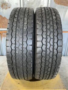 送料込み！205/85R16 DUNLOP SPLT21 18年製 8mm中古トラックタイヤ２本