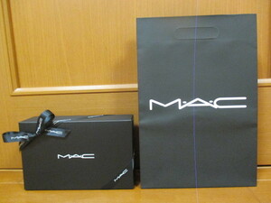 未使用&極美品 MAC／マック 黒いギフトBOX（BIGサイズ）&ラッピング用リボンと黒いギフトバッグの3点セット