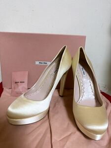 未使用美品MIU MIU ミュウミュウ サテン ゴールド パンプス 39