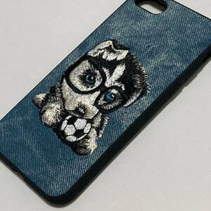 新品 刺繍の子犬のiphoneケース 7/8/SE2.3用　おしゃれ デニム色 動物　かっこいい　　サッカーボール サッカー メガネ 犬