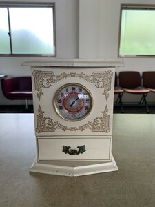 G424 送料無料　置時計 置き時計 昭和レトロ アンティーク music box 白鳥の湖 飾り物
