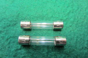 ガラス管ヒューズ250V4A２本1組長さ約30mm直径6.4mm送料１２０円