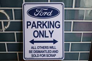 新品　FORD PARKING ONLY フォード　プラサイン 看板 プラスチックサインボード 工業系 パーキング ガレージ 世田谷ベース　USDM