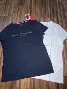 ■トミーヒルフィガー■新品M 紺＆白のシルバーロゴ Tシャツ2枚セット