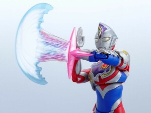 組立済プラモデル「Figure-rise Standard　ウルトラマンデッカー（フラッシュタイプ）」完成品　未使用シール＆全パーツ付属　入手困難品！