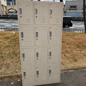 √OG√ 【直接引き取り可能】 ロッカー １２人用 鍵あり スペアあり 中古品 W905×D400×H1850 ホワイト 3列4段 事務ロッカー √Z-240201