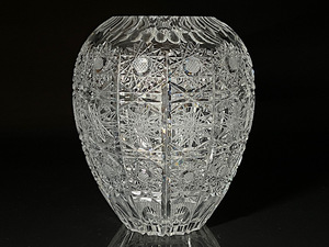 【瑞】カットガラス　花瓶　高：１７．２ｃｍ