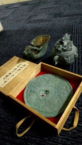 [真贋不明]中国骨董 青銅器 Chinese antique bronze ware 4点セット 大清乾隆？ 香炉 乾隆御製 晋六朝時代 湖州鏡 寺院出土品 花瓶