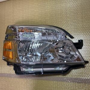 ★新品　未使用　ノア　ヴォクシー AZR60/AZR65 右のみ　HIDヘッドライト ヘッドランプ KOITO 28-183 v1★