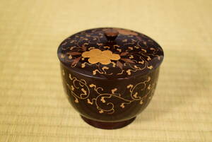 【和】(5109)　時代古作　時代蒔絵　牡丹金蒔絵絵湯呑茶碗　蓋物茶碗