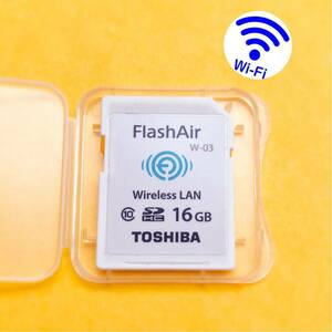 ★W-03★iPhoneやスマホに写真転送★東芝FlashAir16GB★WiFi内蔵デジカメSDカード16G★無線LAN搭載WiFi機能付きフラッシュエアー Flash Air