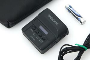 美品｜TASCAM DR-10L ピンマイク付き小型オーディオレコーダー CA01-H4035-2D2F 直接録音 レコーダー 高音質 音声収録 小型リニアPCM