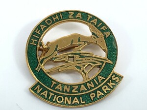 【同梱可】【ネコポス発送】中古品 HIFADHI ZATAIFA タンザニア国立公園 登山バッジ ピンバッジ 登山記念