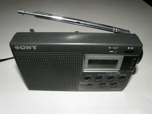 ◆SONY ICF-M260『コンパクトなPLLシンセサイザー』AM,FM◆受信好調/動作良好/綺麗です◆