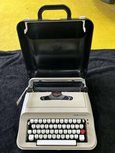 Olivetti　オリベッティ　タイプライター　Olivetti lettera34　レトロ・インテリアケース付　即発送