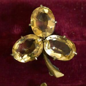 アンティーク 19世紀 シトリン/黄水晶3石のシャムロック/三つ葉のクローバー シルバーギルド ブローチ 本物保証 ヴィクトリア時代