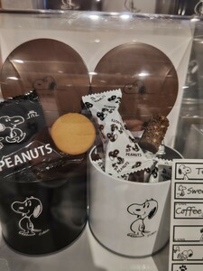 USJ　スヌーピー　ヴィンテージ　チョコクランチ＆クッキー　缶　購入代行