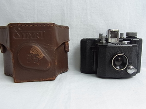 玩具カメラRICH-RYA 35J　UNIOR　約72年頃等カメラにて写真が有ります：ケ－ス有りますが劣化してボロボロです：シャツタ－B-I切れます。