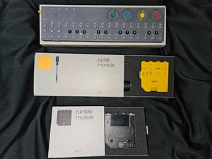 【中古美品】Teenage Engineering Op-Z【オプション付き】【oplab module MIDI IF】【rumble module】